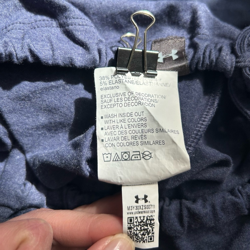 Under Armour W Light Weight Wind Jacket - Picture 7 of 7